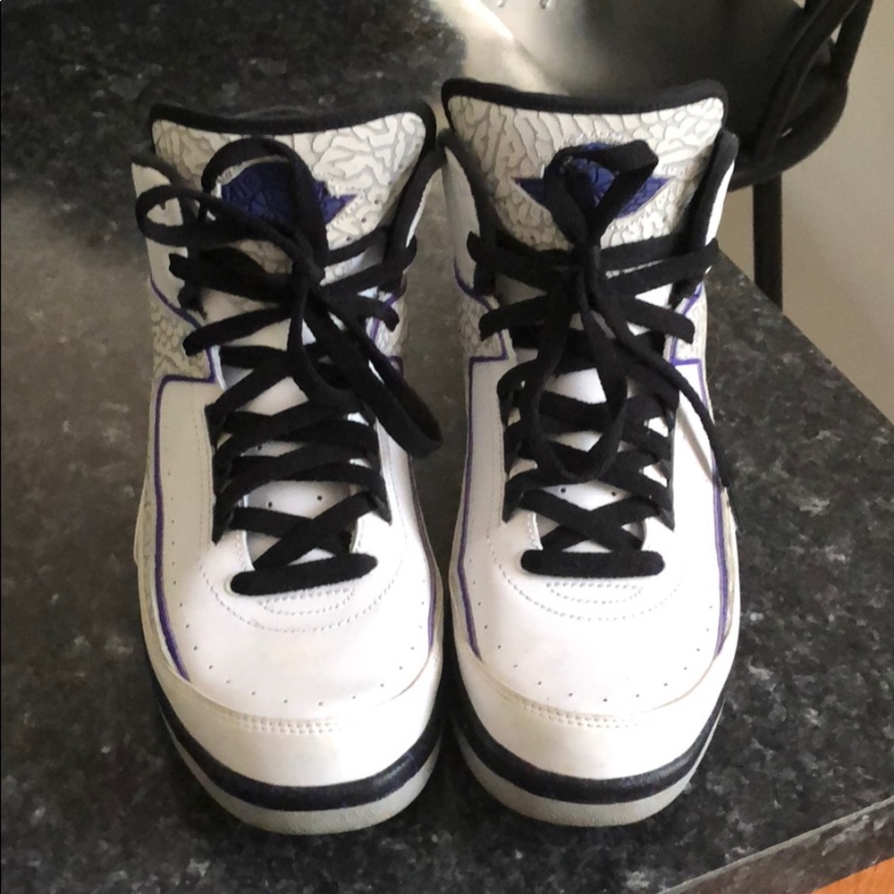 Air Jordan Retro 2